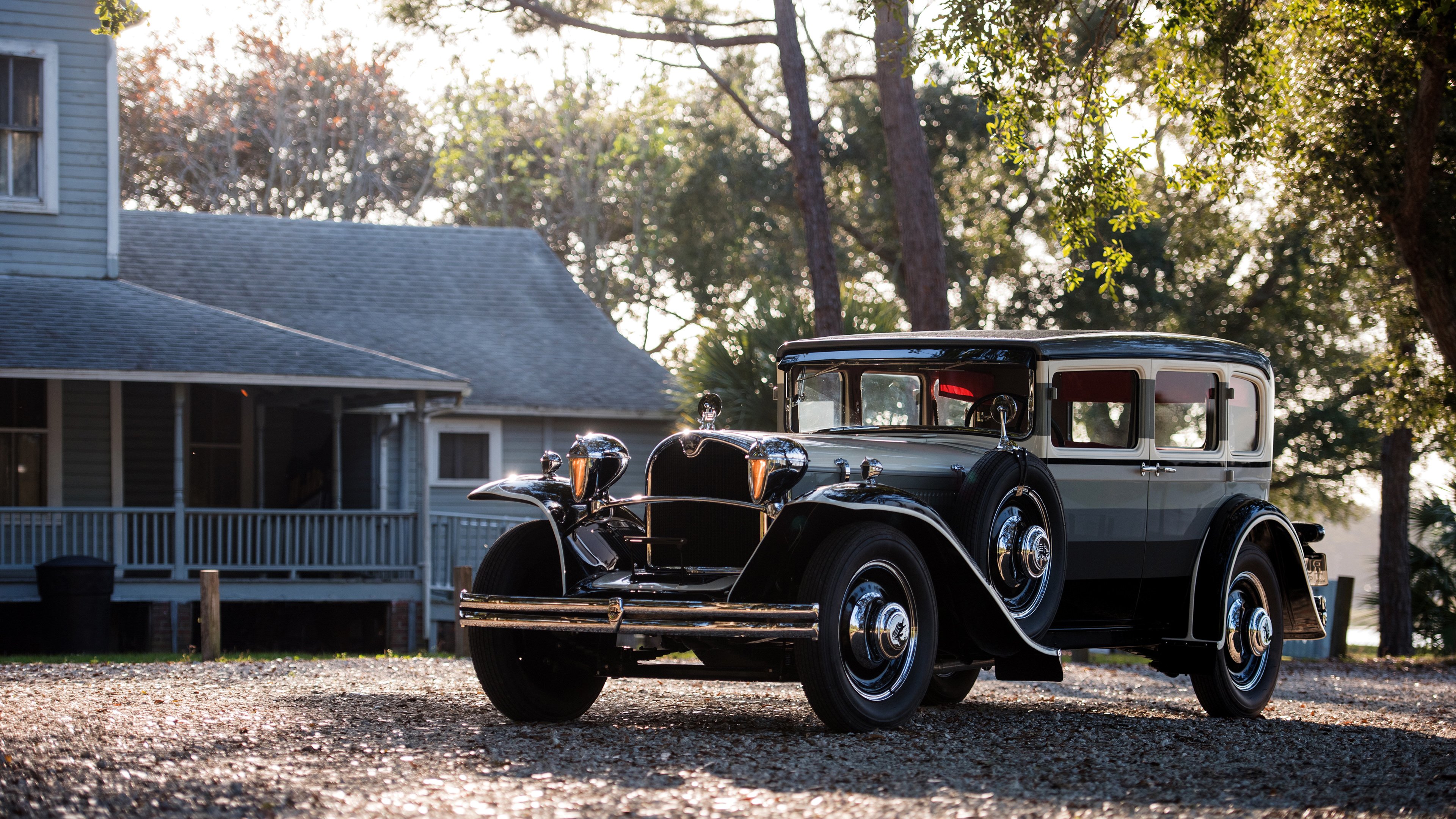 爱游戏-“高新区全民健身馆：短柄墙球选手智慧与体力的双重决斗，见证全新竞技风采”