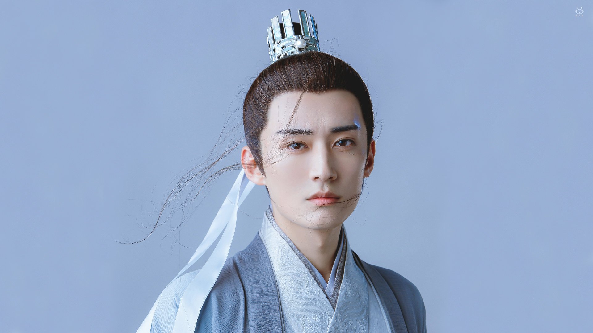 球队是否优先培养具备传控兼突破能力的中场新星,球队处于优势怎样安排战术