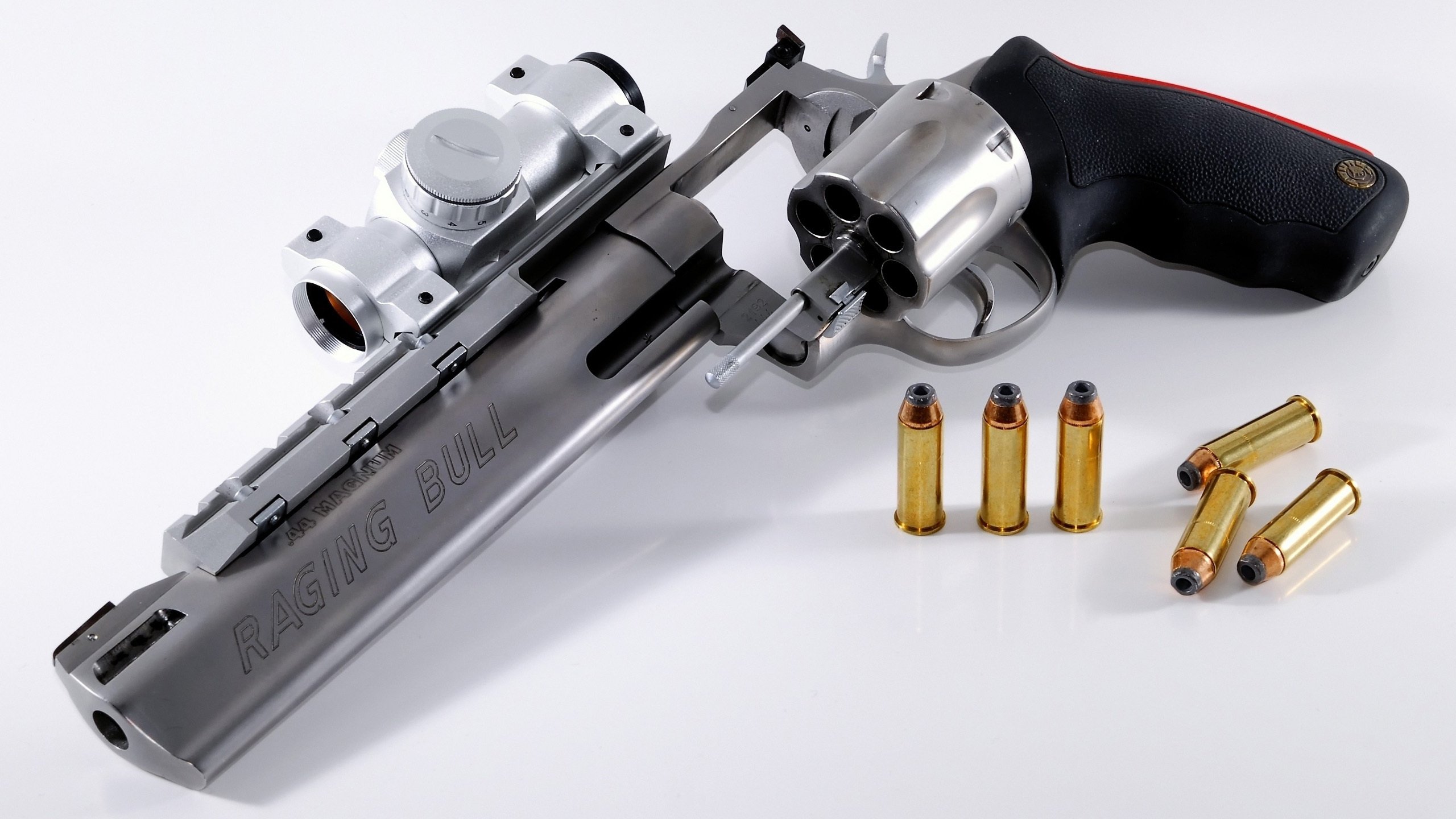 奥斯马尔·奥尔韦拉跳板动作精准无误,奥马尔·奥尔蒂斯