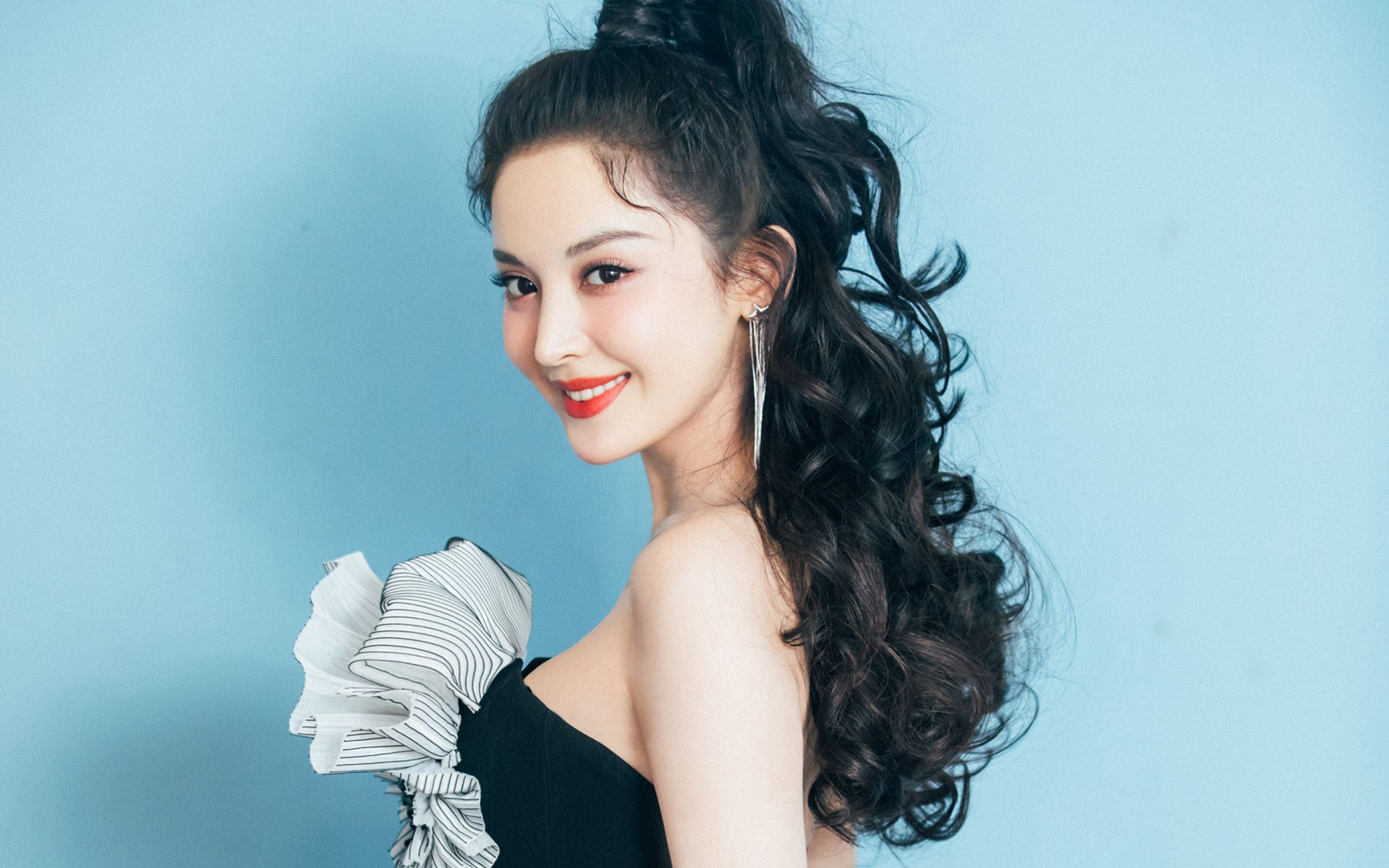 日本队在亚洲杯火力全开，志在夺冠