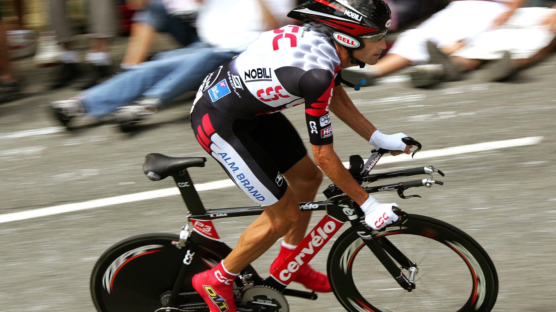 《美联社》：荷兰女足在预选赛中与西班牙队激战，荷兰女足对美国女足预测